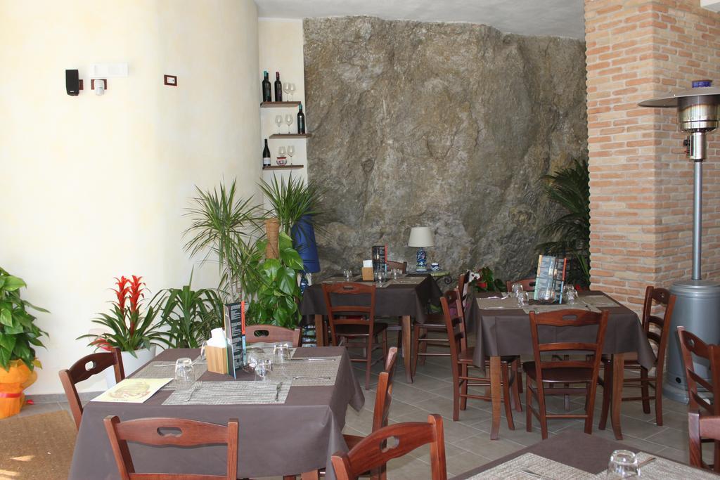 Locanda Del Drago มอนเรอาเล ภายนอก รูปภาพ